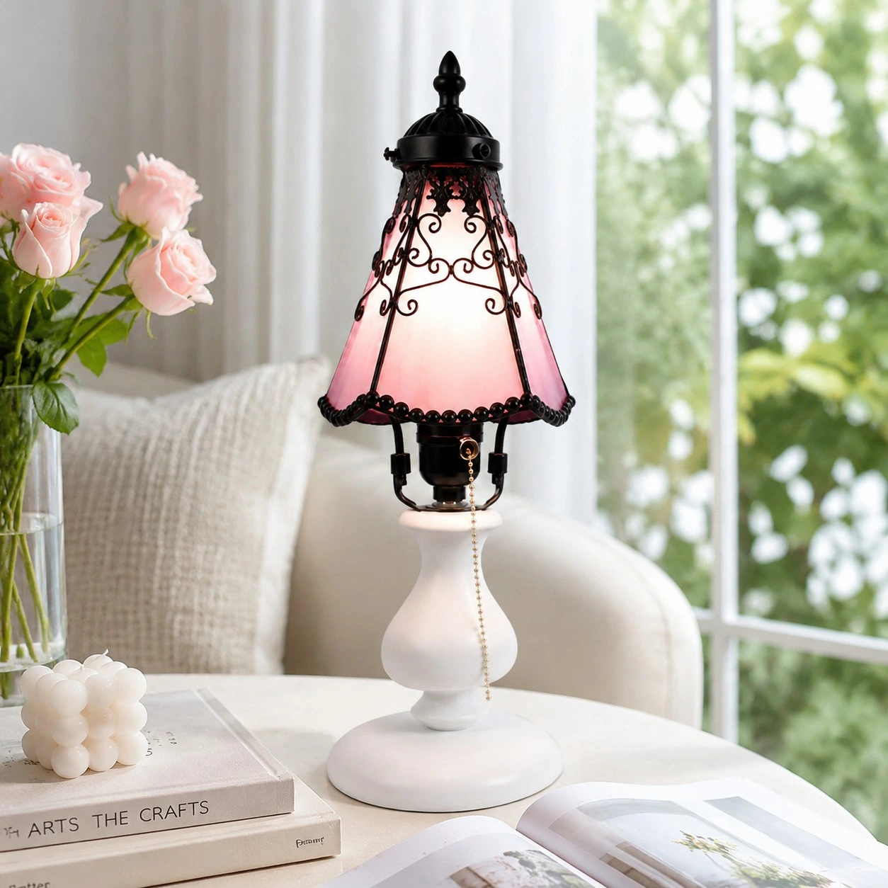 Tiffany-style stained glass table lamp