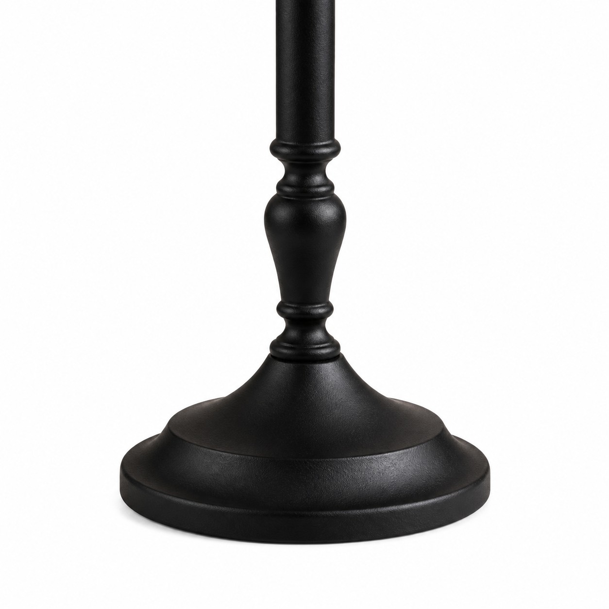 Close view of the black round lamp base
